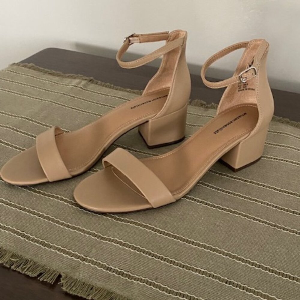 NEW w/o TAGS, Beige Two Strapped Block Heel Sandal, Size 8.5